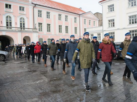 Riigikogu esimees tervitas Gustav Adolfi Gümnaasiumi riigikaitse õpilasi pidulikul rongkäigul Kuberneri aias